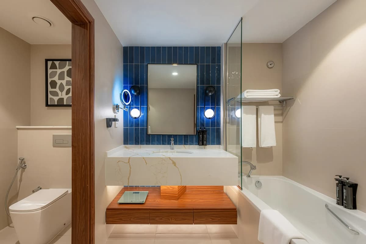 2 Bedroom King & Twin Suite Balcony Panoramic Burj Khalifa and Fountain View