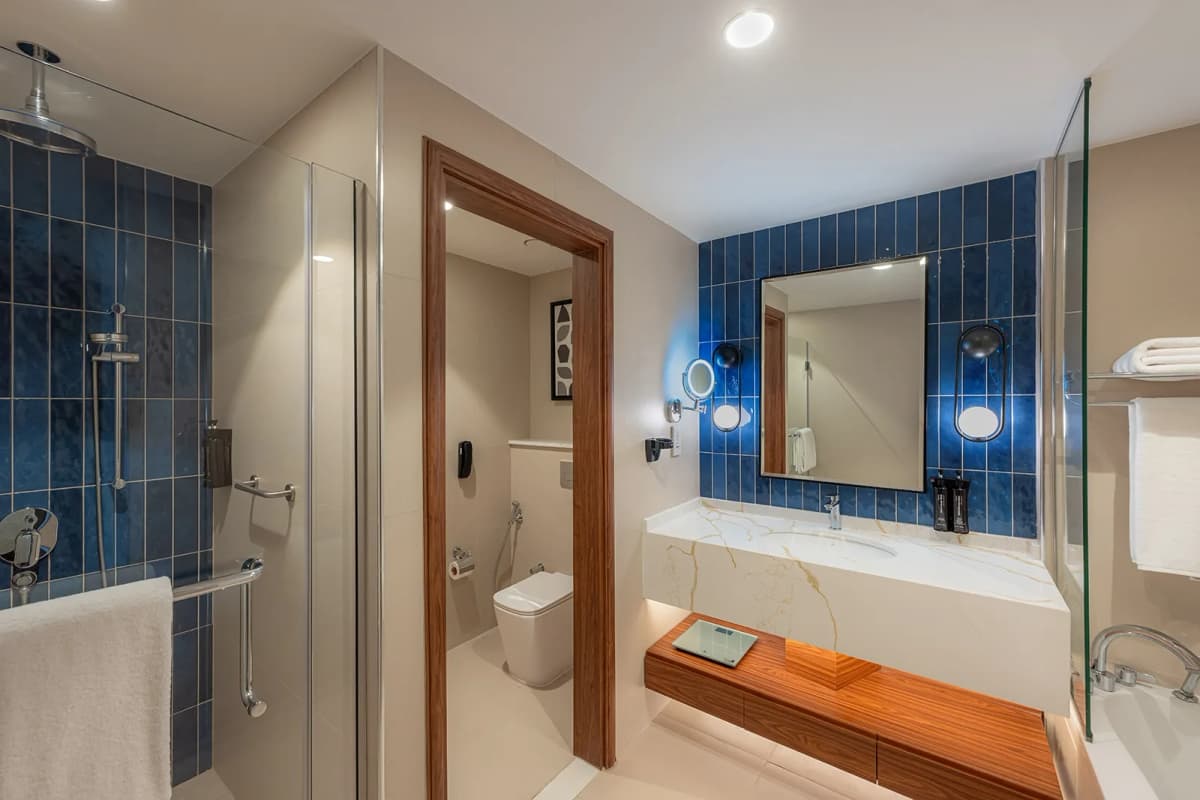 2 Bedroom King & Twin Suite Balcony Panoramic Burj Khalifa and Fountain View