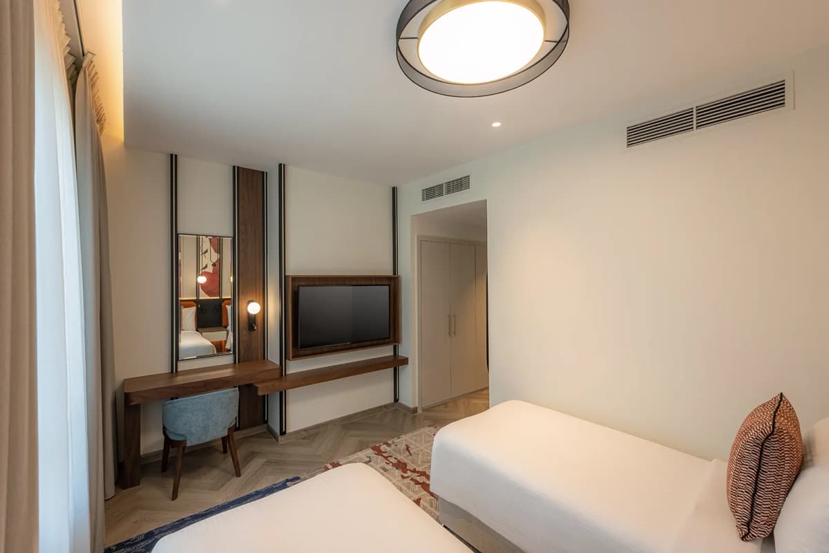 2 Bedroom King & Twin Suite Balcony Panoramic Burj Khalifa and Fountain View