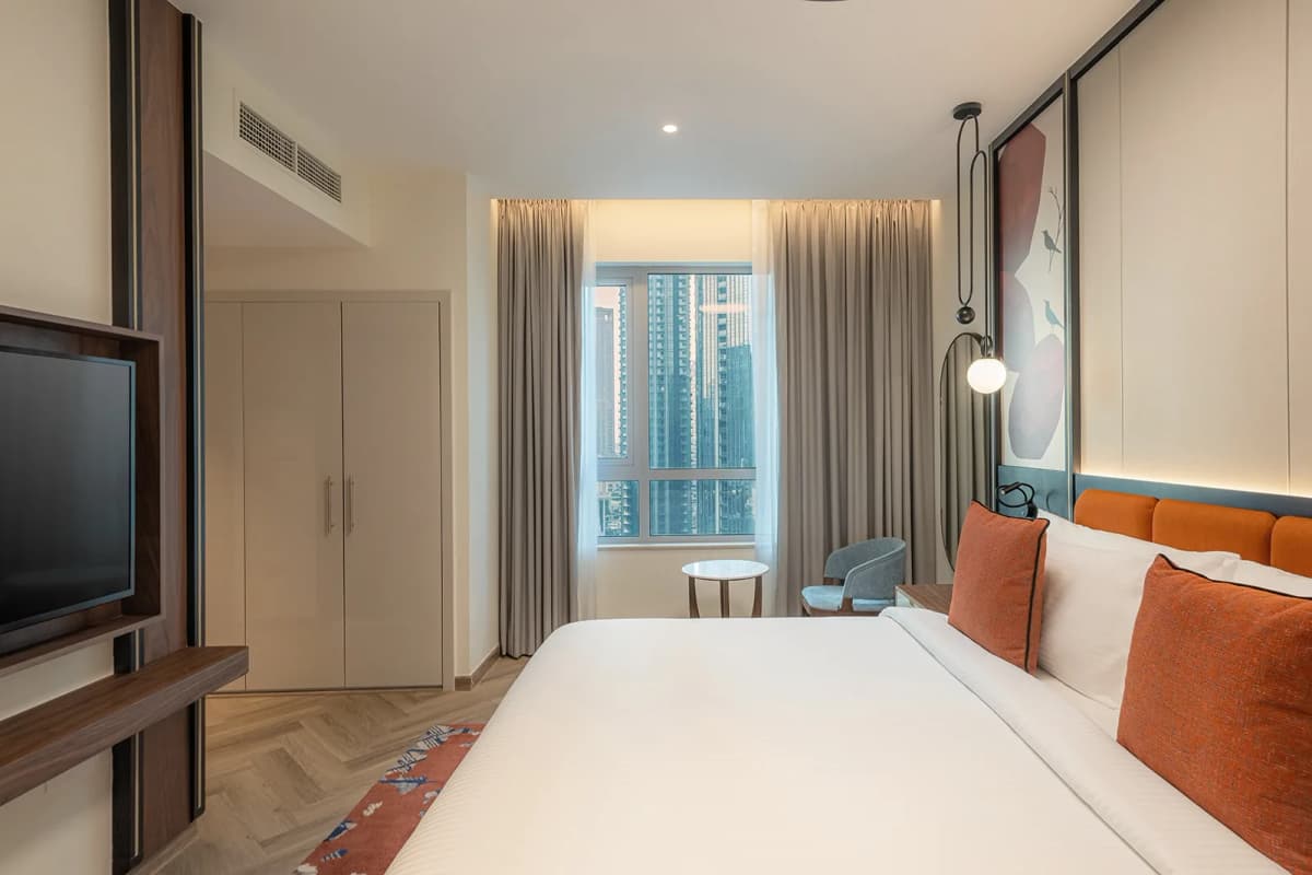 1 Bedroom King Suite Balcony Pool and Fountain View