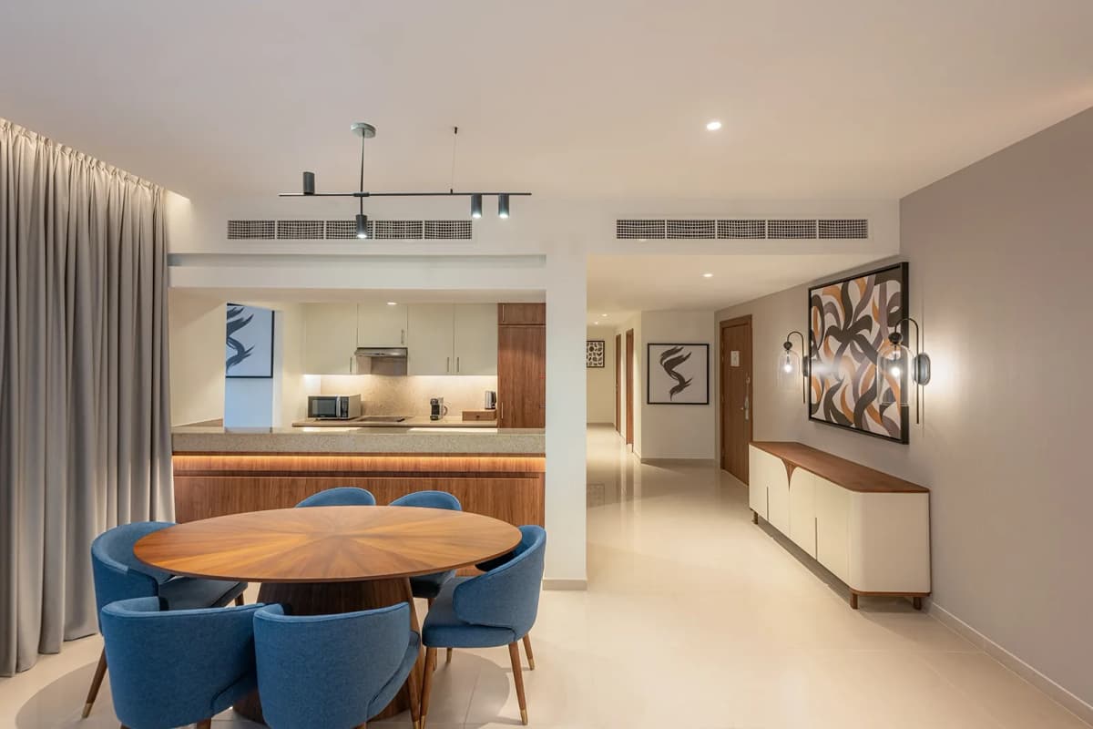 2 Bedroom King & Twin Suite Balcony Panoramic Burj Khalifa and Fountain View