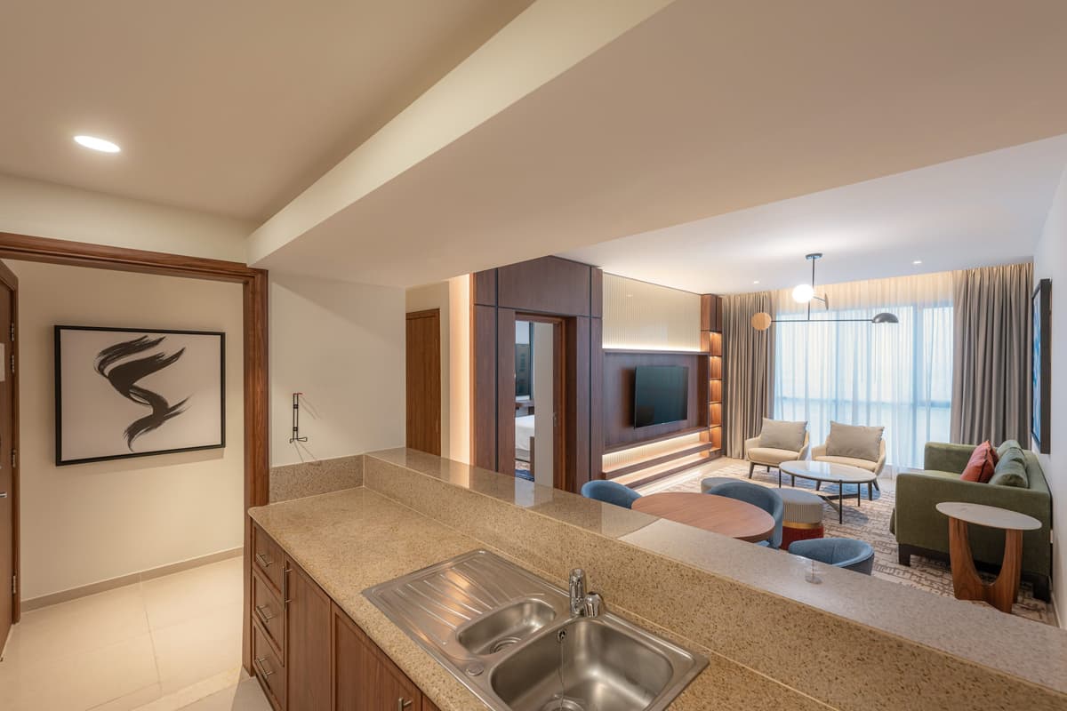 1 Bedroom King Suite Panoramic Burj Khalifa and Fountain View