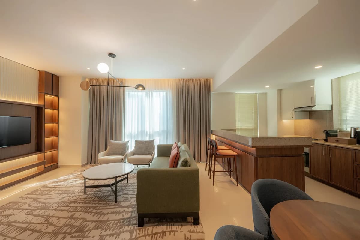 1 Bedroom Family King Suite Balcony Boulevard View