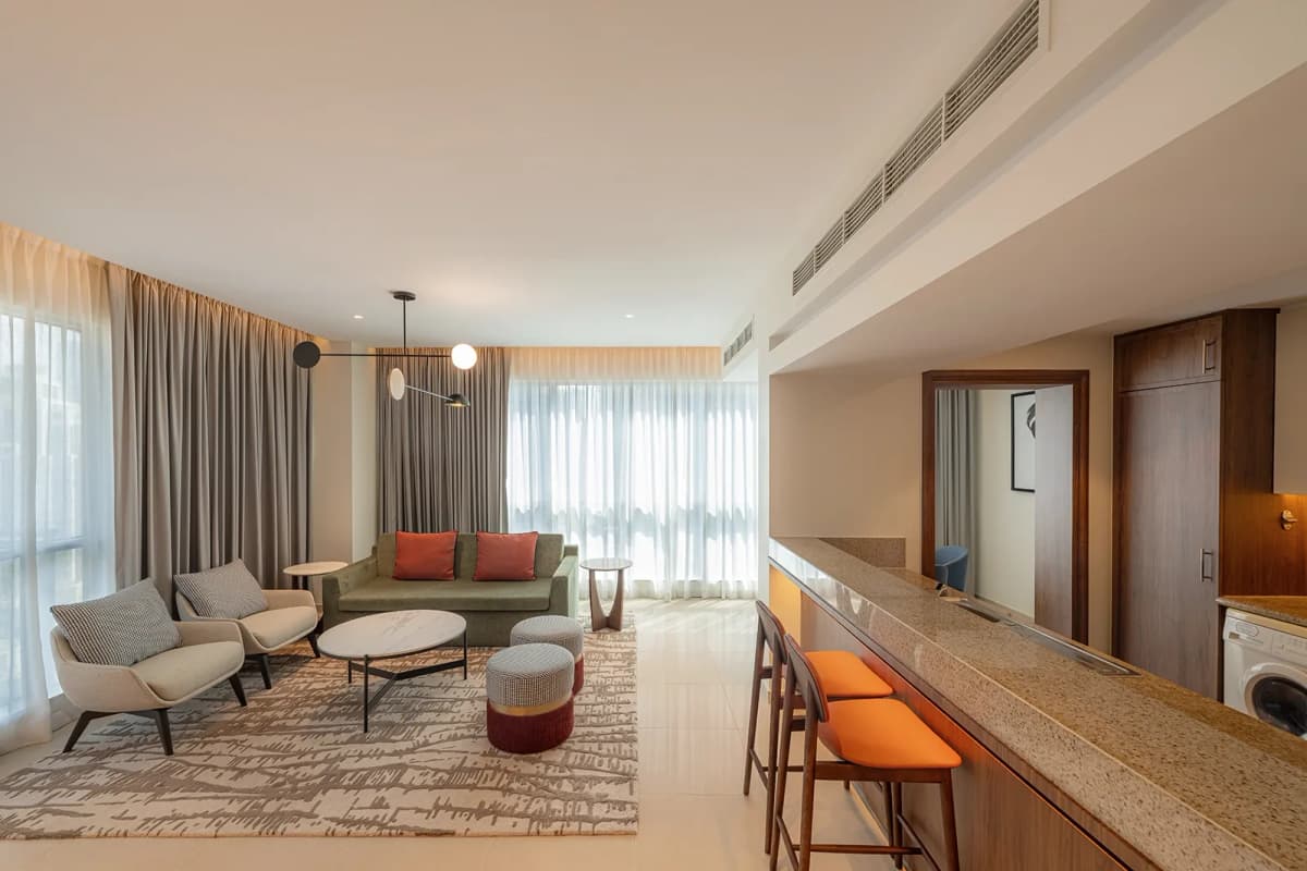1 Bedroom King Suite Balcony Boulevard View