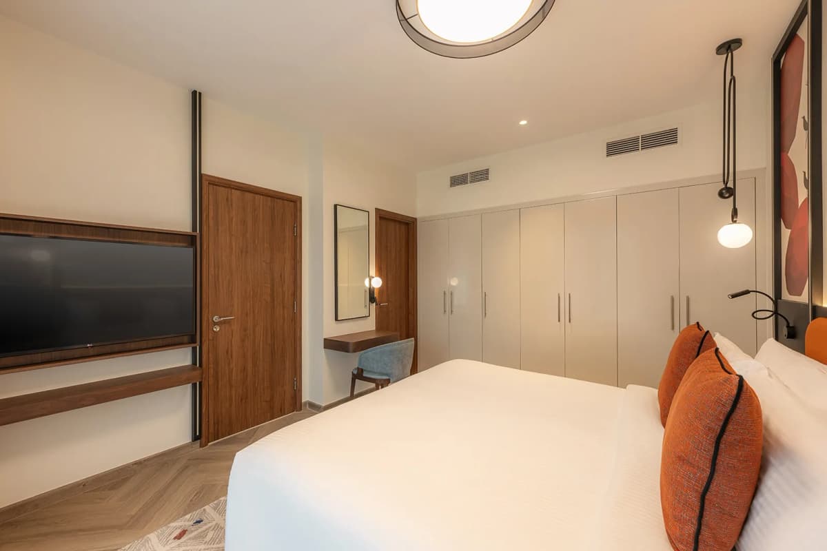 1 Bedroom Family King Suite Balcony Boulevard View