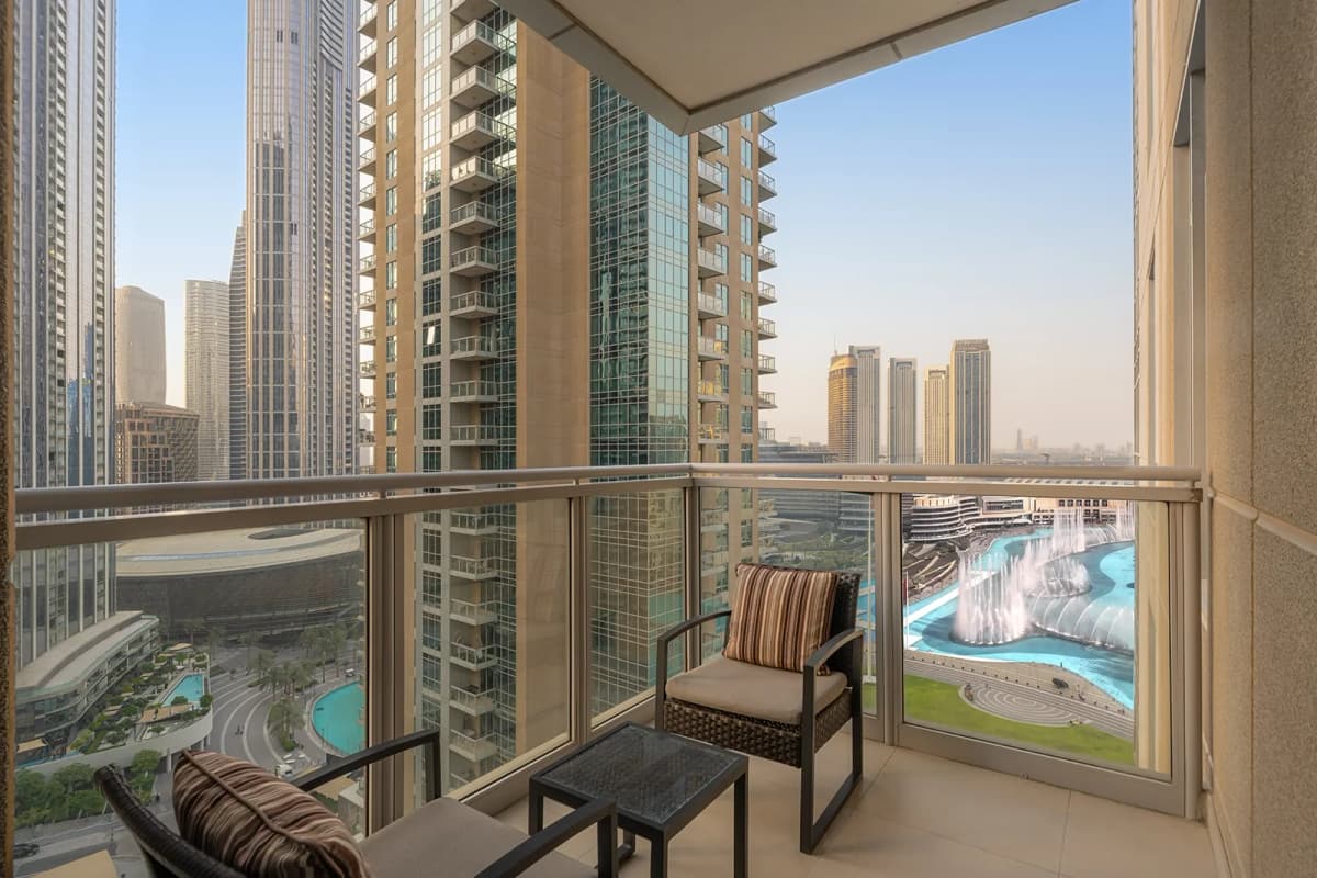 1 Bedroom King Suite Balcony Pool and Fountain View